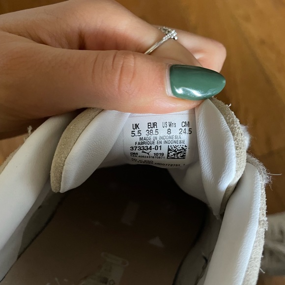 Puma sneakers (almost new) size 8 - Picture 3 of 5
